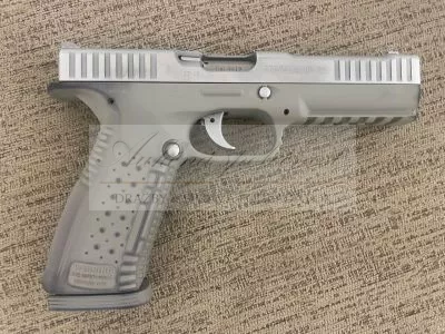 On-line aukcia - pištoľ samonabíjacia - len pre oprávnené osoby