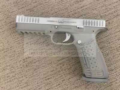 On-line aukcia - pištoľ samonabíjacia - len pre oprávnené osoby