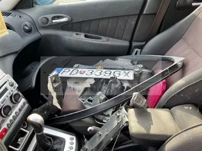 Online-aukcia ALFA ROMEO 156 - na náhradné diely