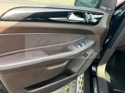 Online-aukcia  Mercedes-Benz GLE 350D - v dobrom stave