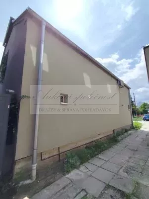 Opakovaná dražba domu v dvojdome v Malackách! NIŽŠIA CENA!