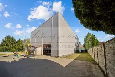 JEDINEČNÁ PONUKA - predaj administratívnej budovy so skladovými priestormi a možnosťou ubytovania na Strojníckej ulici v Bratislave!