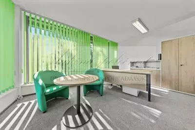 JEDINEČNÁ PONUKA - predaj administratívnej budovy so skladovými priestormi a možnosťou ubytovania na Strojníckej ulici v Bratislave!