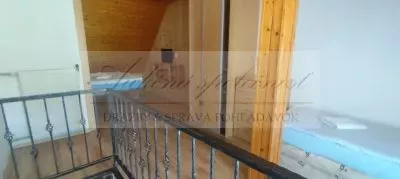 Pripravujeme opakovanú dražbu penziónu a rekreačnej chaty vo Vinnom a Kaluži, okres Michalovce