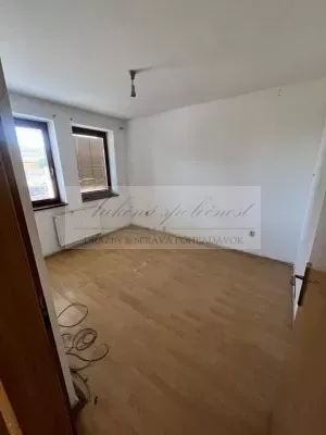 Priestranný rodinný dom na priamy predaj v obci Nová Dedinka za férovú cenu!