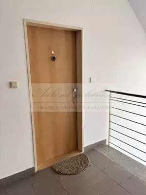 Dražba 4-izbového podkrovného bytu s garážovým státím vo Zvolene!