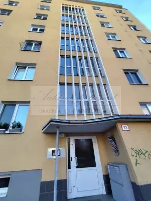 Dražba 2-izbového bytu v Bratislave na Martinčekovej ul.!