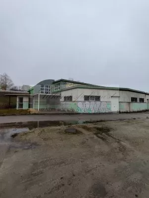 Dražba obchodného strediska Lahôdky DELISA v Holíči!