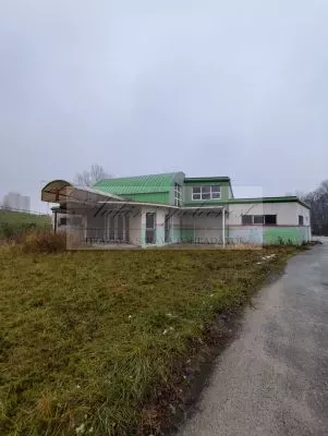 Dražba obchodného strediska Lahôdky DELISA v Holíči!