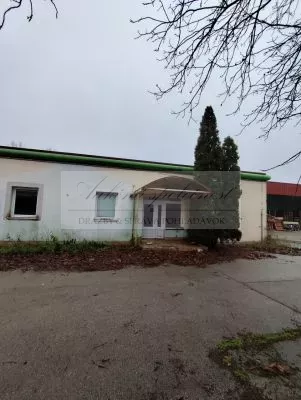 Dražba obchodného strediska Lahôdky DELISA v Holíči!