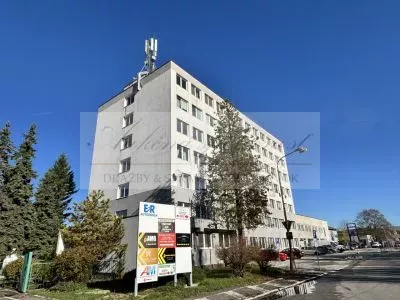 Dražba štyroch administratívnych priestorov v budove v Banskej Bystrici!