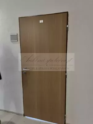 Dražba štyroch administratívnych priestorov v budove v Banskej Bystrici!