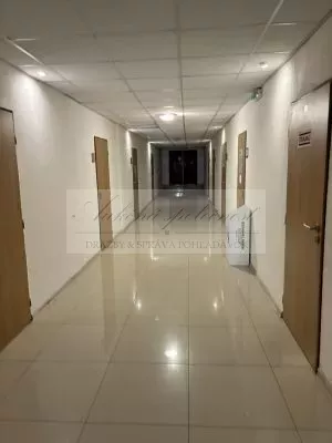 Dražba štyroch administratívnych priestorov v budove v Banskej Bystrici!