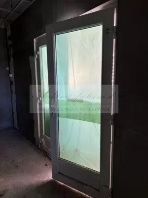 Dražba štyroch administratívnych priestorov v budove v Banskej Bystrici!