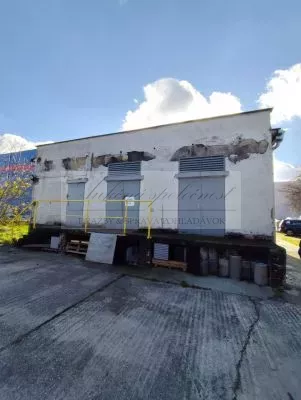 Dražba spoluvl. podielu o veľkosti 1/2 - garáž a sklad a spoluvl. podielu o veľkosti 1/6 - pozemok v Rači!