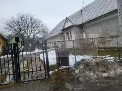 ONLINE AUKCIA podielu o veľkosti 1/16 na dome a pozemkoch v obci Zborov!