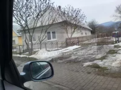 ONLINE AUKCIA podielu o veľkosti 1/16 na dome a pozemkoch v obci Zborov!