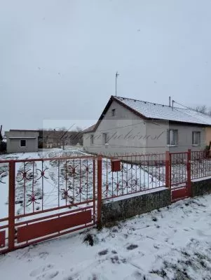 Dražba rodinného domu s garážou v Seliciach pri Šali!