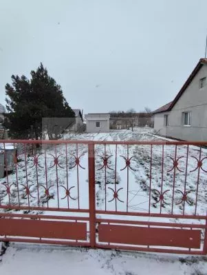 Dražba rodinného domu s garážou v Seliciach pri Šali!