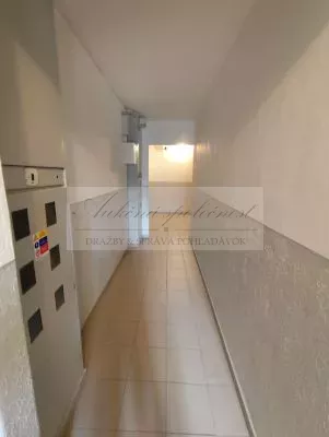 Dražba 3 - izbového bytu v Hlohovci!