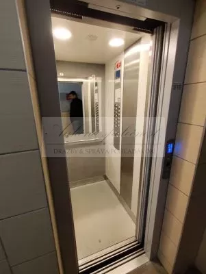 Dražba 3 - izbového bytu v Hlohovci!