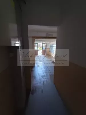 Dražba 3 - izbového bytu v Hlohovci!