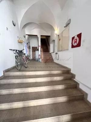 Dražba bytu v historickom centre Banskej Bystrice!