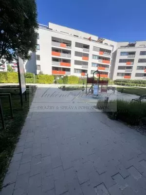 Pripravujeme dražbu 2 - izbového bytu s garážovým státím a pivničkou kobkou na Malokrasňanskej ul. v Bratislave - Rači!