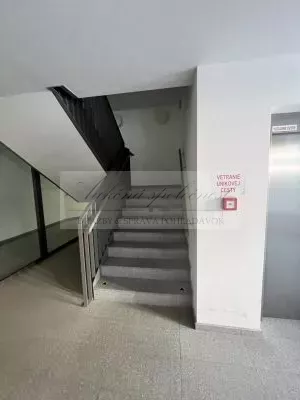 Pripravujeme dražbu 2 - izbového bytu s garážovým státím a pivničkou kobkou na Malokrasňanskej ul. v Bratislave - Rači!