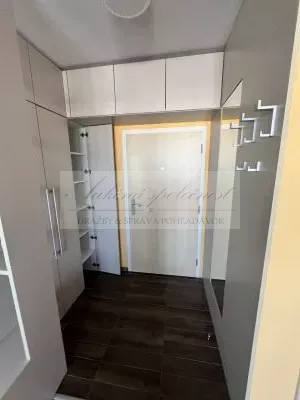 Pripravujeme dražbu 2 - izbového bytu s garážovým státím a pivničkou kobkou na Malokrasňanskej ul. v Bratislave - Rači!