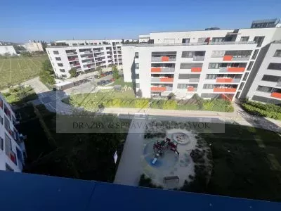 Pripravujeme dražbu 2 - izbového bytu s garážovým státím a pivničkou kobkou na Malokrasňanskej ul. v Bratislave - Rači!