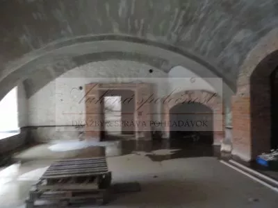 Dražba rozostavaného polyfunkčného objektu v Lučenci!