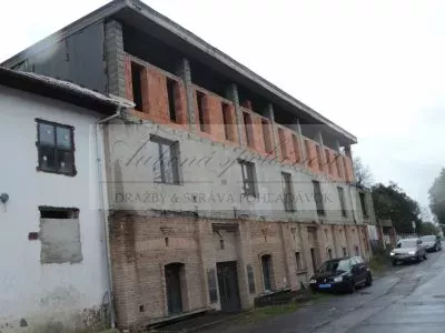 Dražba rozostavaného polyfunkčného objektu v Lučenci!