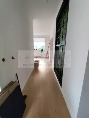 Dražba nebytového priestoru v Bratislave, časť Dúbravka