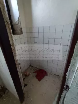 Dražba veľkometrážneho rodinného domu v obci Kalonda, okres Lučenec!
