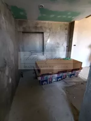 Dražba veľkometrážneho rodinného domu v obci Kalonda, okres Lučenec!