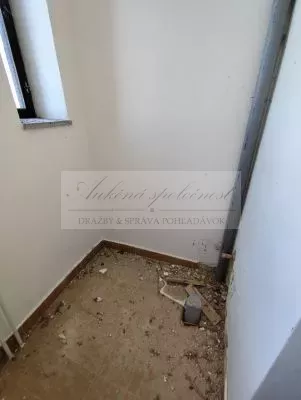 Dražba veľkometrážneho rodinného domu v obci Kalonda, okres Lučenec!