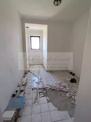 Dražba veľkometrážneho rodinného domu v obci Kalonda, okres Lučenec!